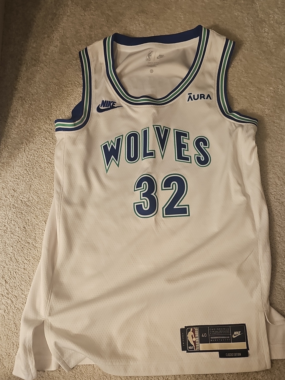 Nike White Timberwolves #32 Towns Jersey Swingman